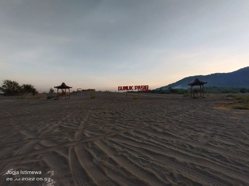 Foto Gumuk Pasir